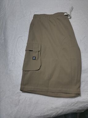 Men's Cargo Shorts in Khaki